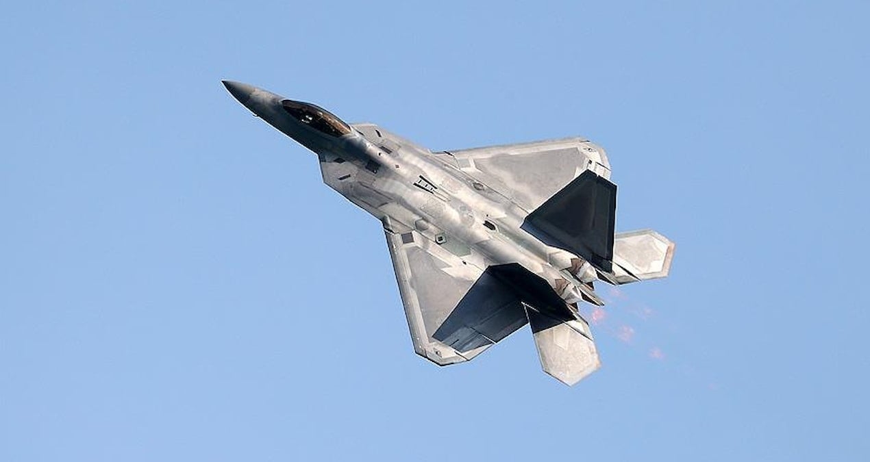 alaska aciklarinda gerilim abd savas ucaklari rus ucagina karsi havalandi 7Hnj1Li4