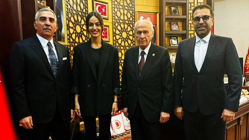 bahceli canlarin turkusu eserinin sanatcilarini kabul etti Ac5fwM4P