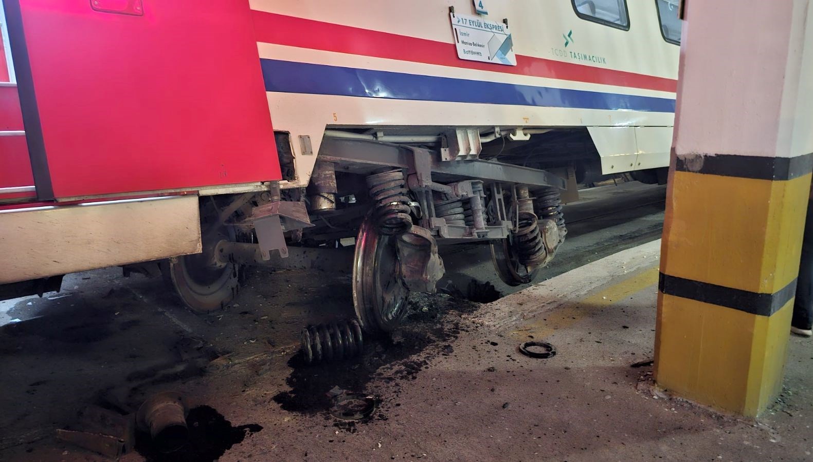 bandirmada tren kazasi istasyon duvarina carpti i99PhqP4