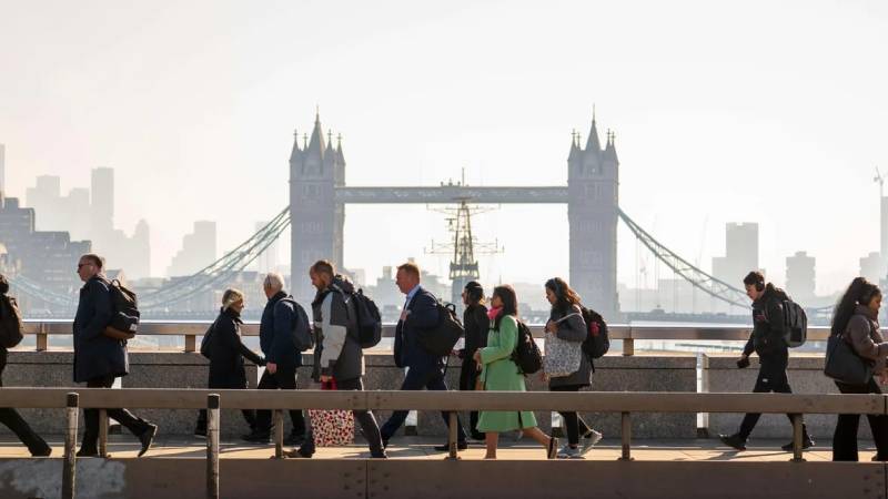 britanya ekonomisi temmuzda hic buyumedi ekonomi ucuncu ceyrekte durma noktasina geldi jq1Df1KW