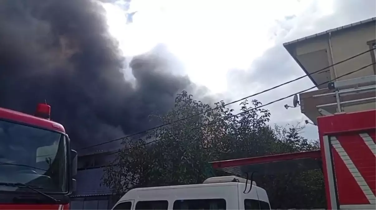 atasehirde fabrikada yangin cikti VUsRSCye