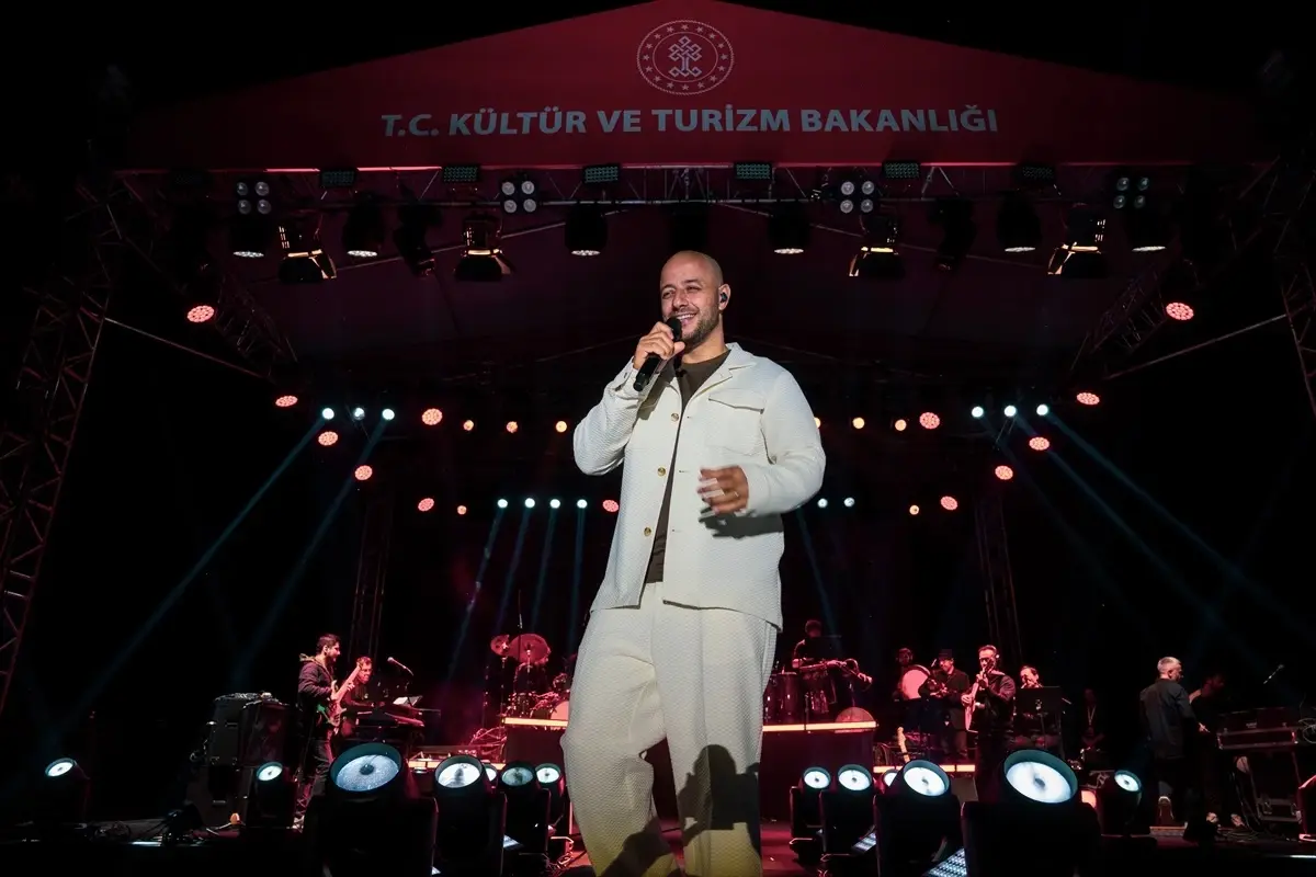 maher zain diyarbakirda konser verdi ZmUNHkPi.jpg