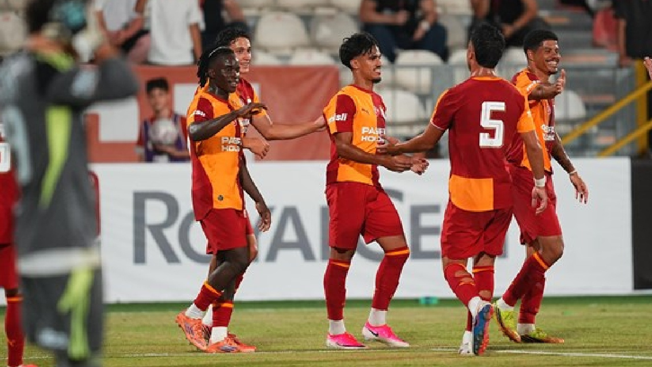 Galatasarayda surpriz ayrilik ihtimali portekizden gelip kapiyi caldilar PigxlP3u
