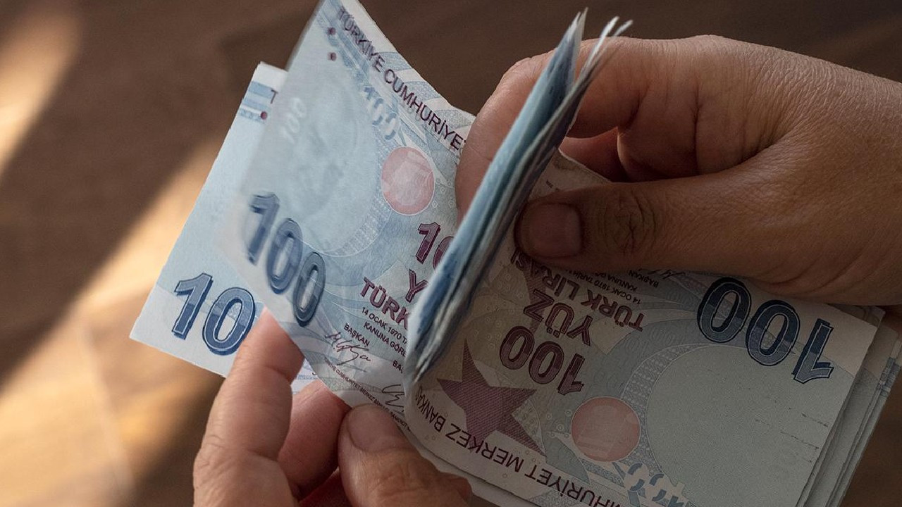 Sgk emekli maaslarinda zam farkinin yatacagi tarihi acikladi 3FE7al53